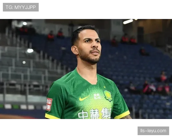 北京国安官方宣布，新援巴西中场路易斯·恩里克已抵达北京并参与合练